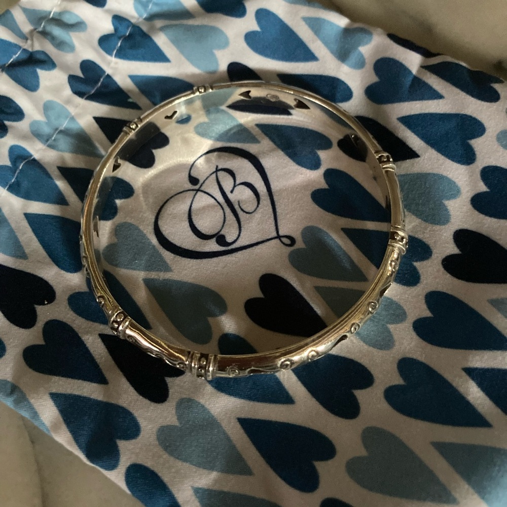 ❣️ Brighton Cutout Hearts Bangle